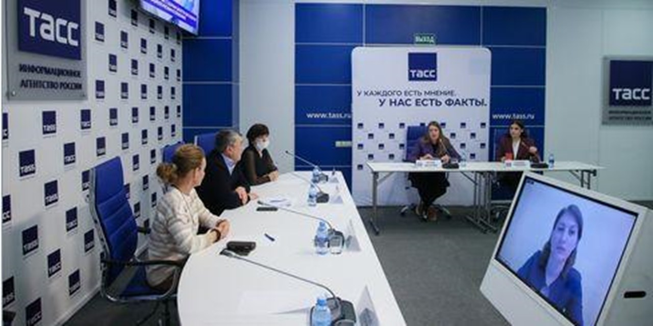 30.11.2022 Евгения Синеок представила исследования и Дорожные карты Программы ВСП в пресс центре ТАСС г. Екатеринбург в рамках межрегионального телемоста