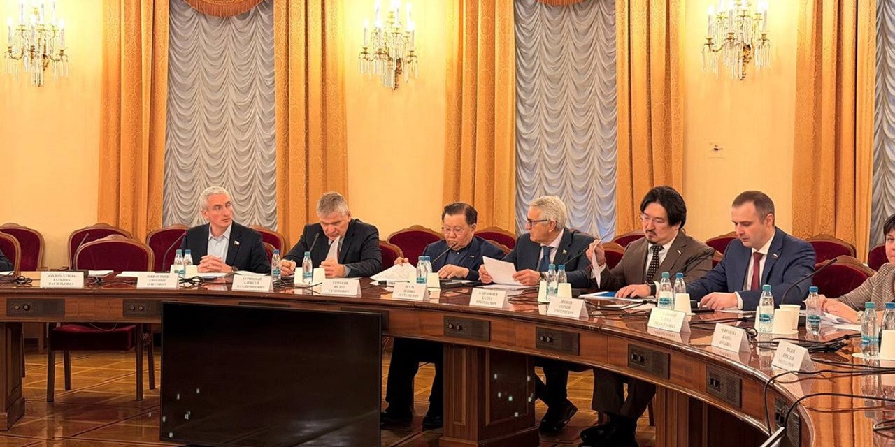 Профильный комитет не поддержал законопроект о праве сменить поликлинику раз в квартал