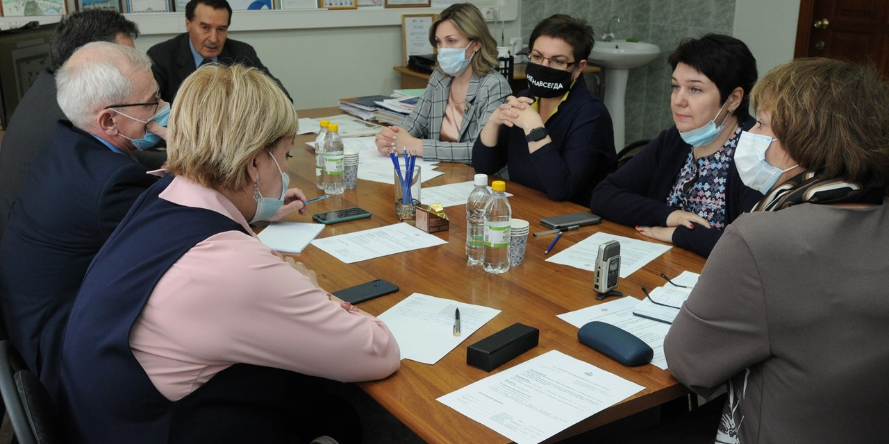 Зеленогорск. 28.05.2021 Круглый стол по обсуждению итогов общественного контроля работы регистратуры в Клинической больнице № 42 г. Зеленогорск