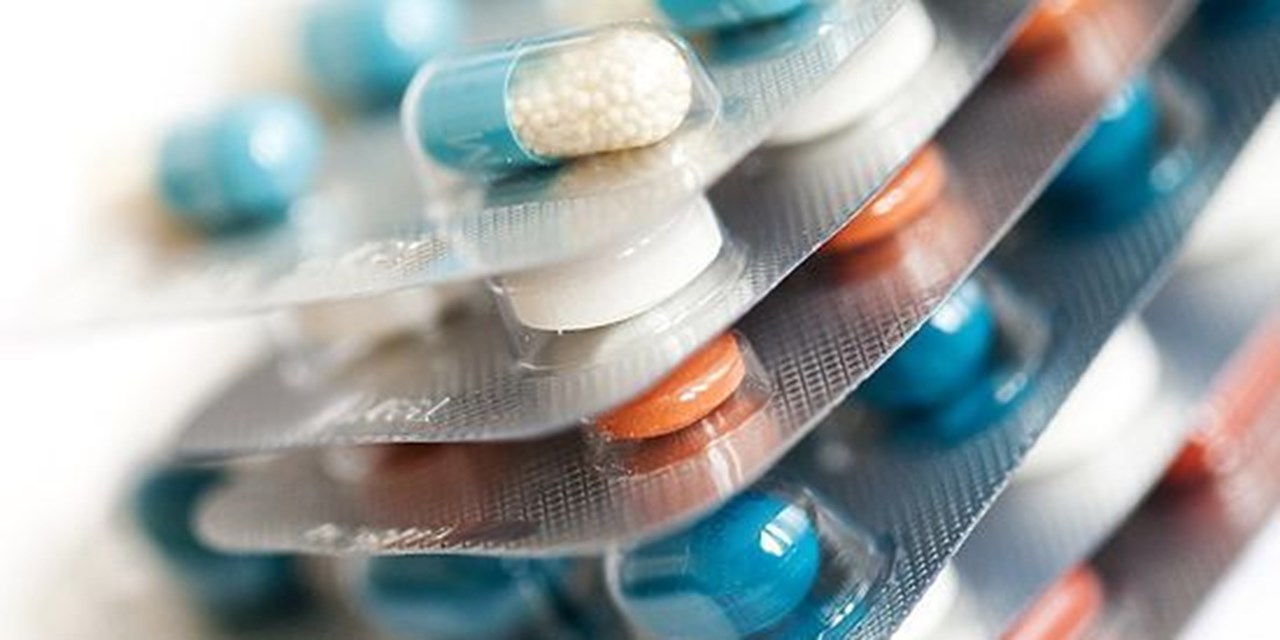 «Известия» узнали о проблемах с выдачей препаратов для лечения почек в 10 регионах