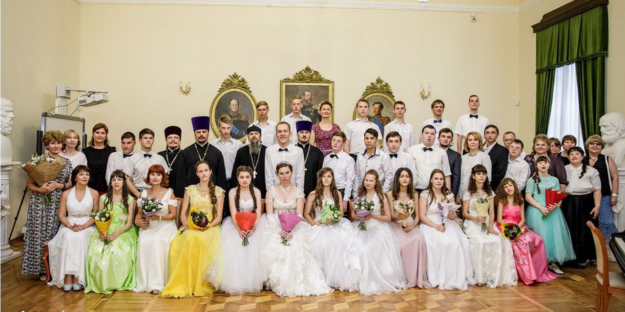 29 .05.2018. Таганрог. Вальс, полька…БАЛ!