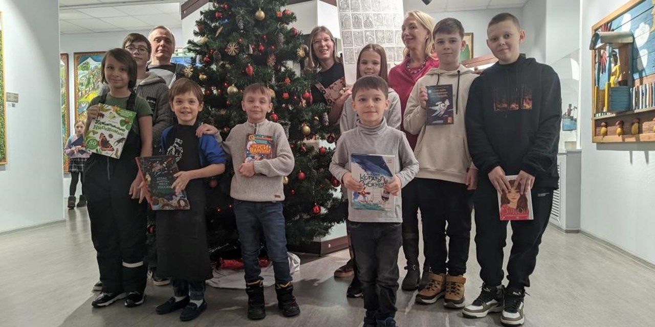 06.12.2023 Фонд «ПОДСОЛНУХ» включил рождественское настроение