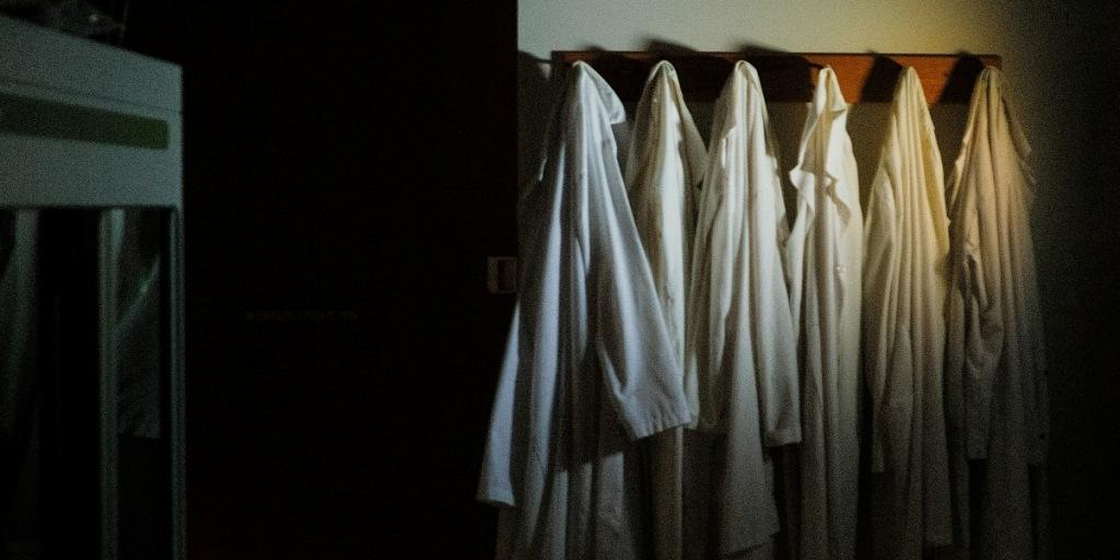 29.04.2025 «Одной рукой рулишь, другой — роды принимаешь». Минздрав разрешил фельдшерам заменять гинекологов